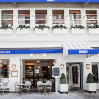 Benoit and Wine Bar outside