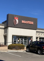 Hooters outside