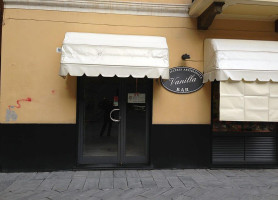 The Vanderbilt Grill outside