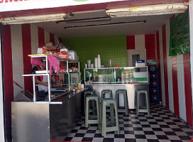 Parizade outside