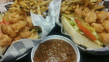 Maymoes Cajun Grill food