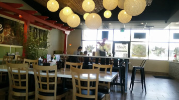 Rollz Vietnamese inside