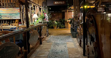 Mama's Fish House outside
