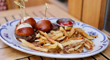 Labriola food