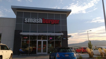 Smashburger outside
