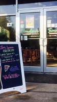 Famulari's Pizzeria Azalea Square outside