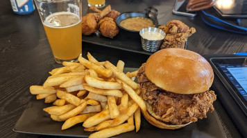 Neutral Ground Lounge food