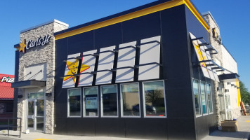 Carl’s Jr. outside