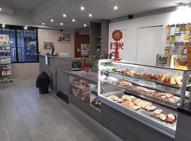 Bogarts inside
