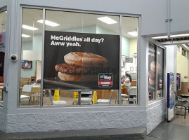 Mcdonald's In Alv outside