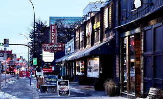 Two Pillars Brewery outside