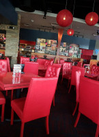 Red Robin Gourmet Burgers And Brews Dentro