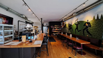 Blind Onion Pizza Pub — Belmont inside