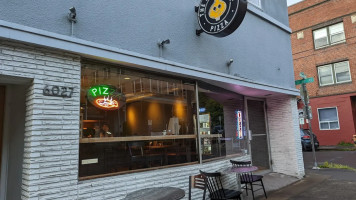 Blind Onion Pizza Pub — Belmont outside