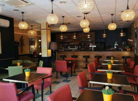 Superjoy Coffee Lab/roasters inside