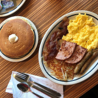 Cinnabon food