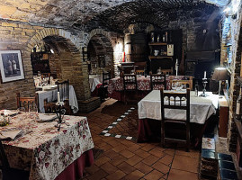 Mezza Luna Pizzeria inside