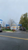 Domino's Pizza outside