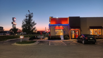 Dairy Queen Grill Chill outside