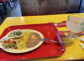Fuzzy's Taco Shop food