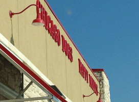 Freddy's Frozen Custard Steakburgers outside