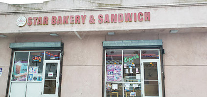 Star Bakery Sandwich outside