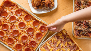Ledo Pizza food