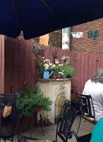 Amici Cafe outside