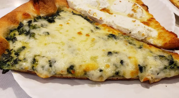 Mulberry St. Pizza food