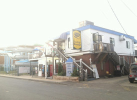 Cascade Cafe outside