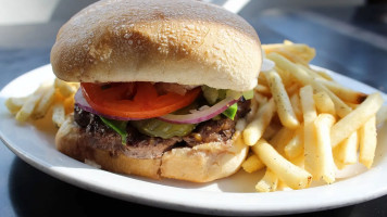 Governor Stumpy’s Grill House food