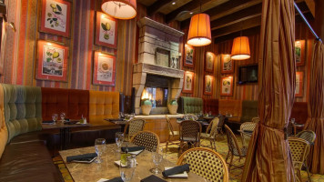 Trezo Mare Lounge inside