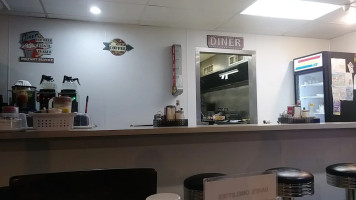Dave's Diner inside
