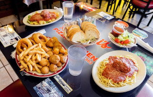 Luigi's Pizza Kitchen food