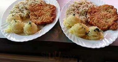 Crater Rock Museum And Gift Shop food