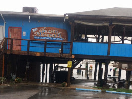 Grand Mariner Marina outside