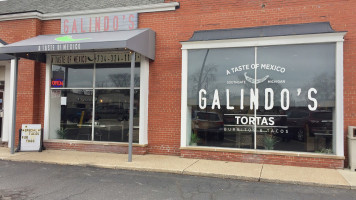 Latinos Cafe outside