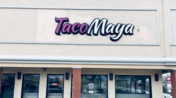 Taco Maya outside