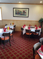 Chen's Gourmet Chinese inside