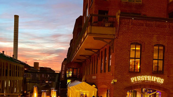 Pinstripes - Georgetown outside