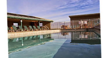 Stovepipe Wells Village outside