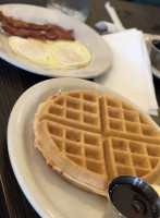 Sam Charlies White Hut Diner food