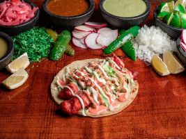 Los Tacos De Huicho food