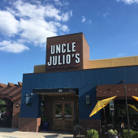 Uncle Julio's Arlington outside