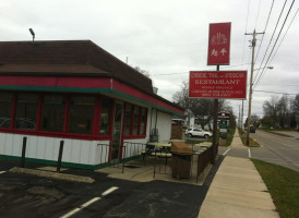 Chee Peng outside