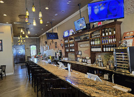 Lamberto's Main Street Italian inside