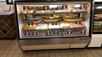 Milano's Pizza inside