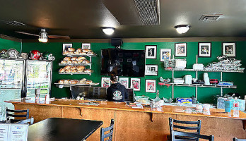 Shamus's Sandwich Shoppe inside