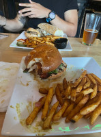 Manoa Tavern food