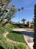 Colony Palms outside